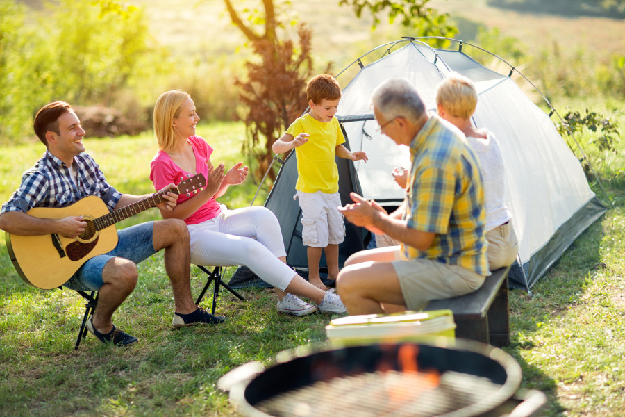 famille en camping Isère 